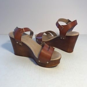 Aldo Platform Leather Wedge Sandal Size 6.5